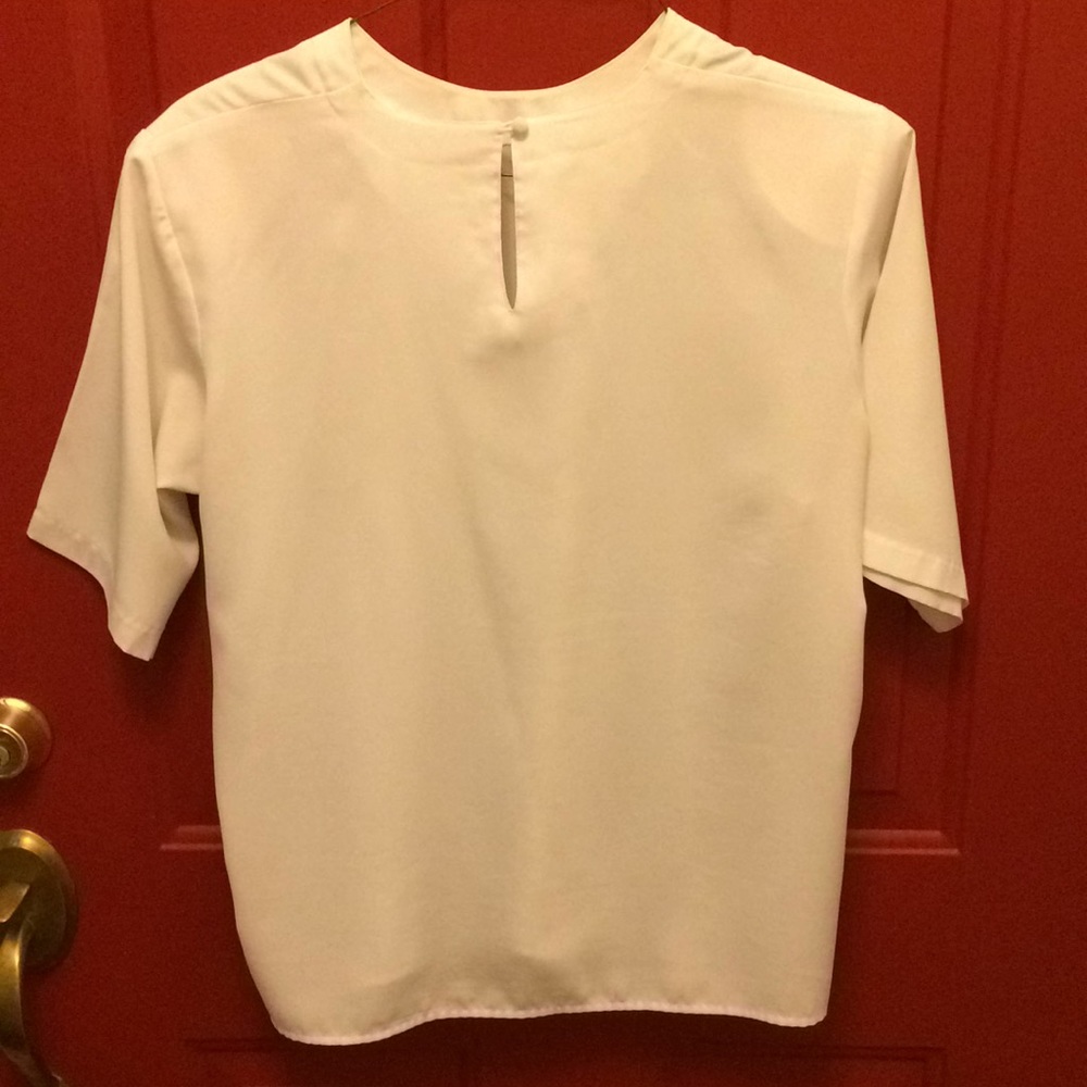 Short sleeve white blouse